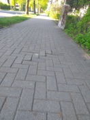 Foto: Steine heben sich - Unfallgefahr 